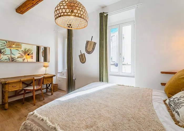 Ciotat Colada Beau Duplex Atypique A 50 M Du Port Classe 3 Etoiles
